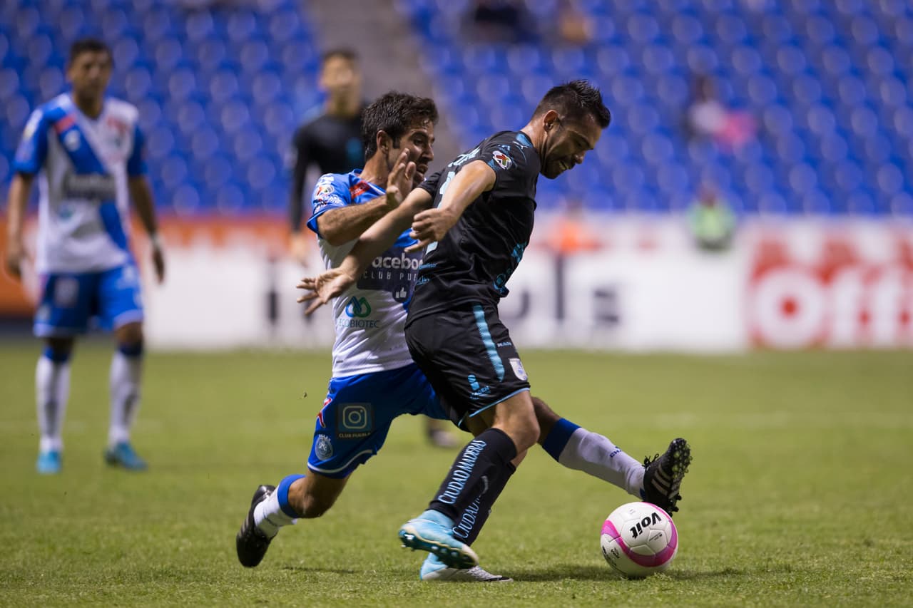 Las jugadas de peligro no dejaron de llegar. Volpi salvó su marco en par de ocasiones y Sanvezzo fue un peligro constante.