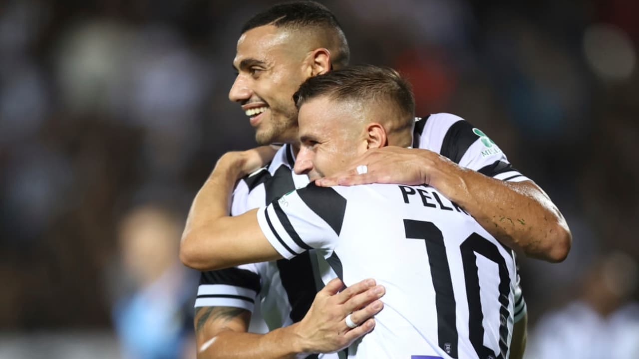 Giorgos Giakoumakis se estrena con espectacular gol con el PAOK