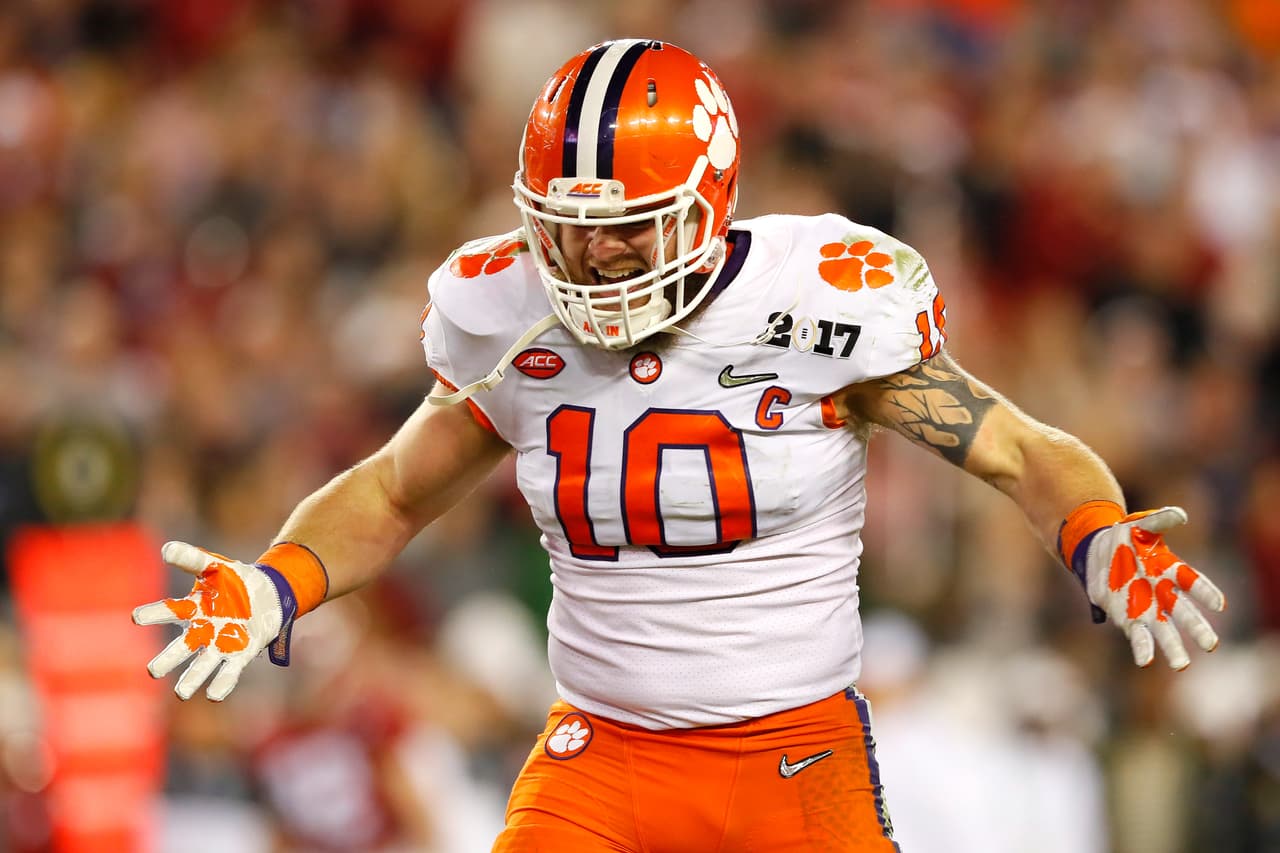 El linebacker estrella de Clemson Ben Boulware # 10 dio un partidazo contra Alabama Crimson Tide en el Ramond James Stadium y se espera que la próxima temporada haga de las suyas en la NFL.