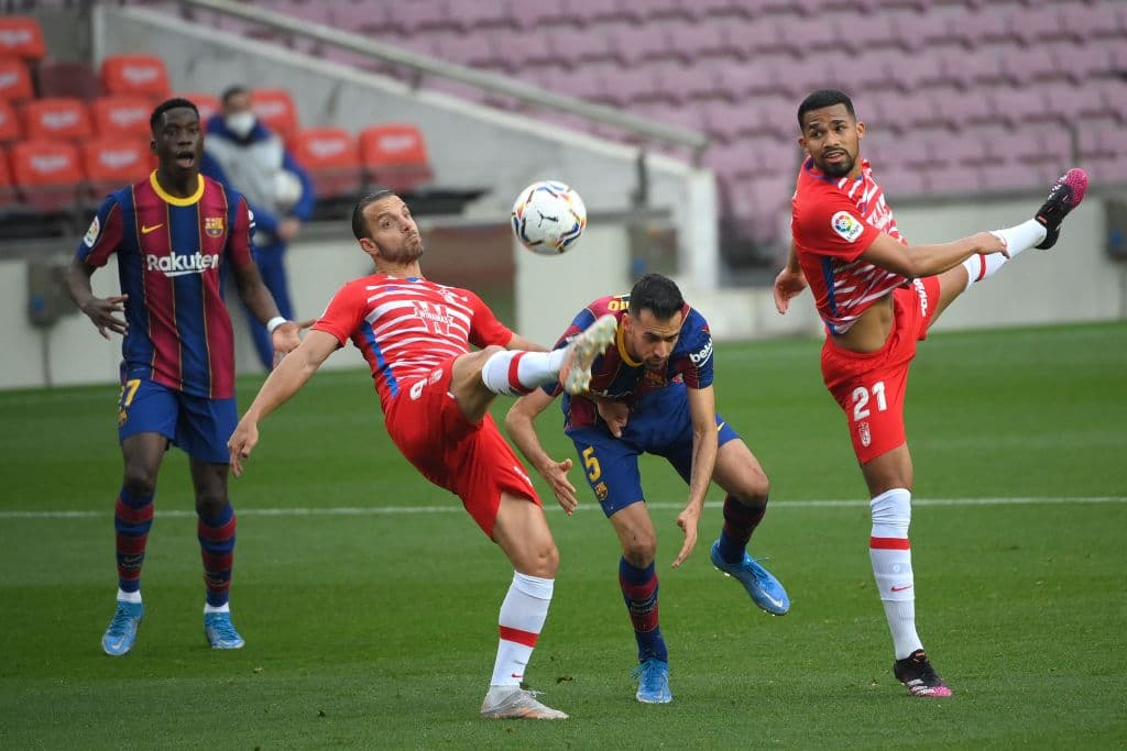 Los goles de Darwin Machís (63') y Jorge Molina (79') confirman la voltereta del 1-2 del Granada sobre el Barcelona y la pelea por el título de La Liga se pone color de hormiga.