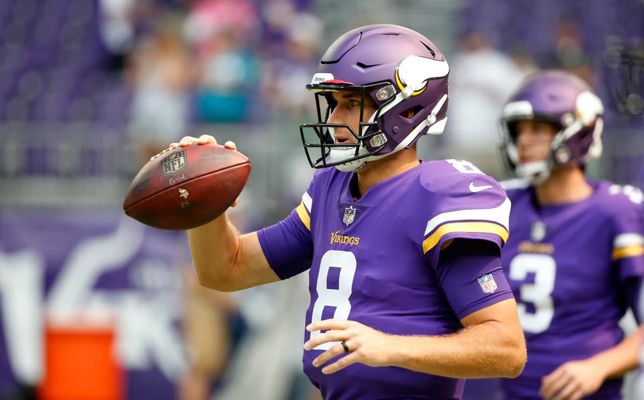 7)
<b>Kirk Cousins, Minnesota Vikings</b>. Viene de tres años seguidos de más de 4 mil yardas, llega a un equipo de talento redondeado en todas sus líneas. Su salario es de lo mejor y se espera mucho de él.