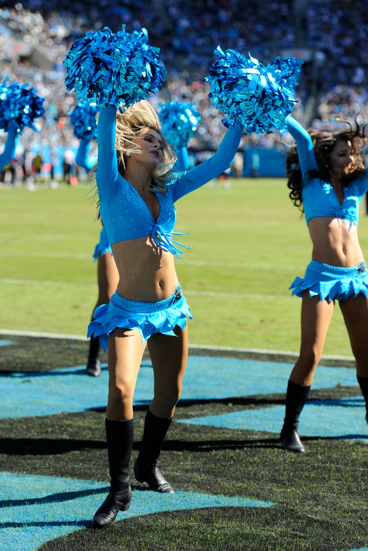 Las animadoras de los equipos del fútbol americano estadounidense le ponen un condimento especial a los encuentros de la NFL en los diferentes estadios en Estados Unidos.