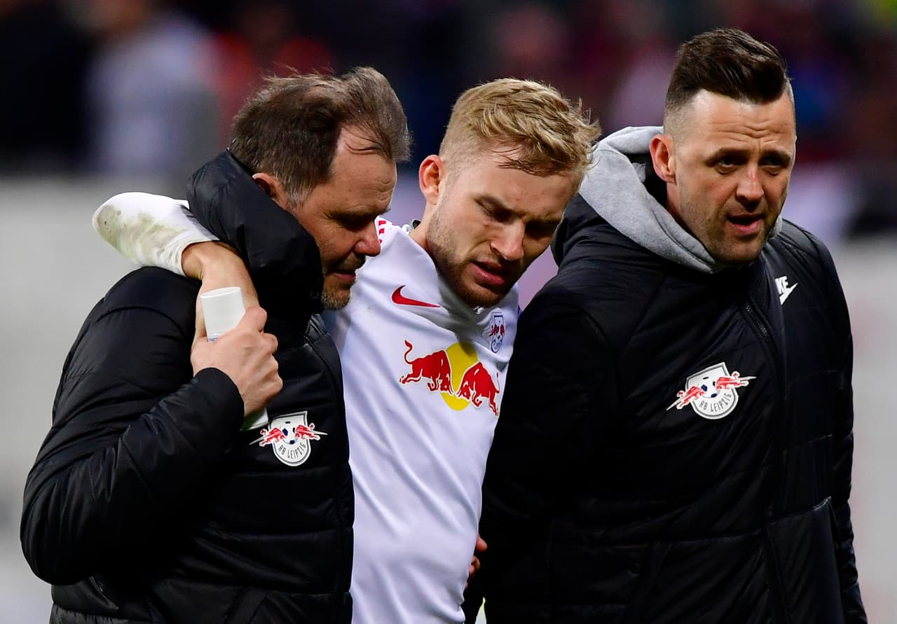 Una de las malas noticias para el Red Bull fue la lesión de Konrad Laimer en el segundo tiempo.