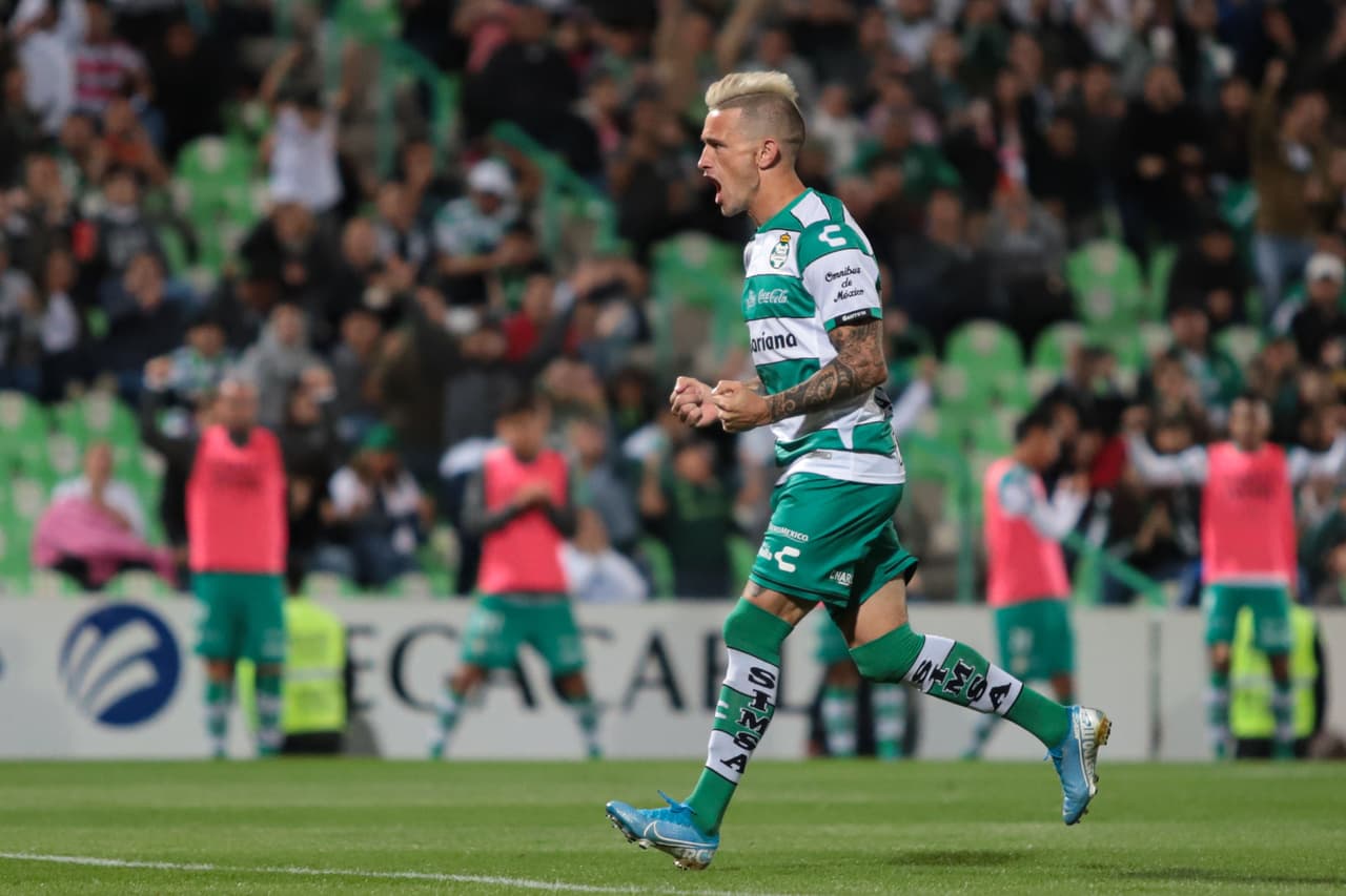 ¡Partidazo en la Comarca Lagunera! Santos vence al León 3-2 con autoridad y dos goles de penal.