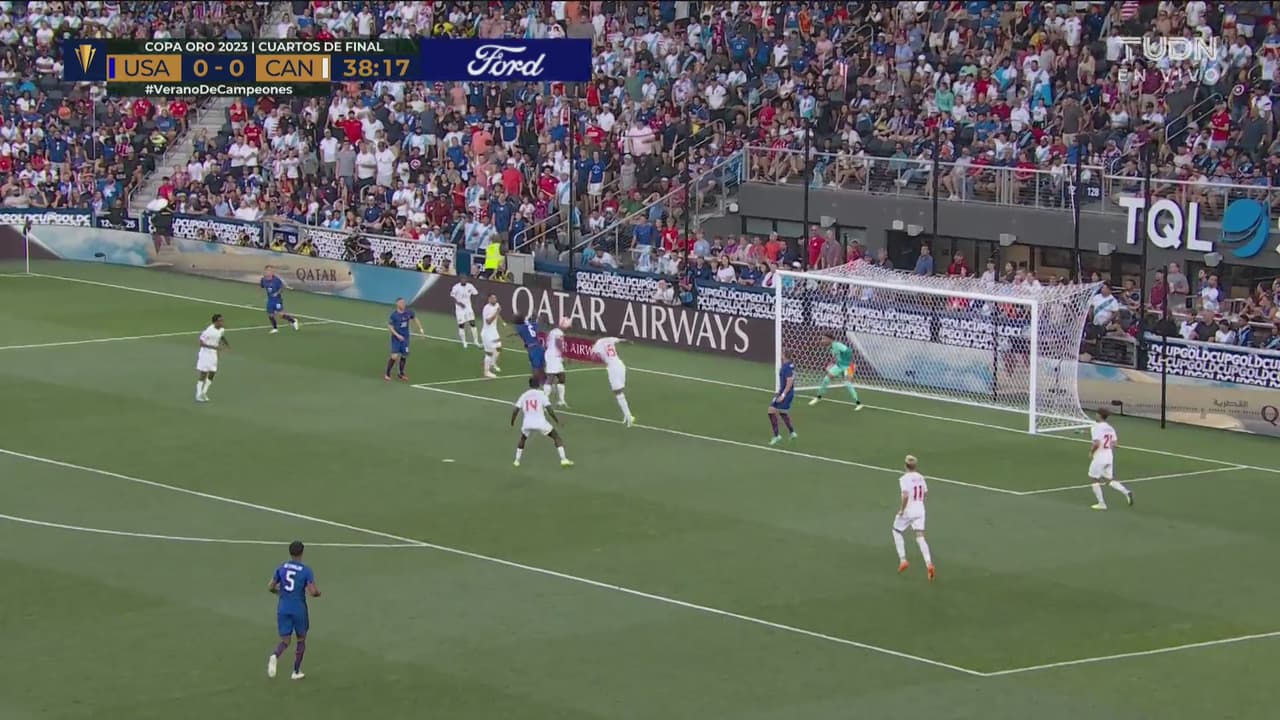 Canadá sufre en defensa y EEUU se acerca al gol