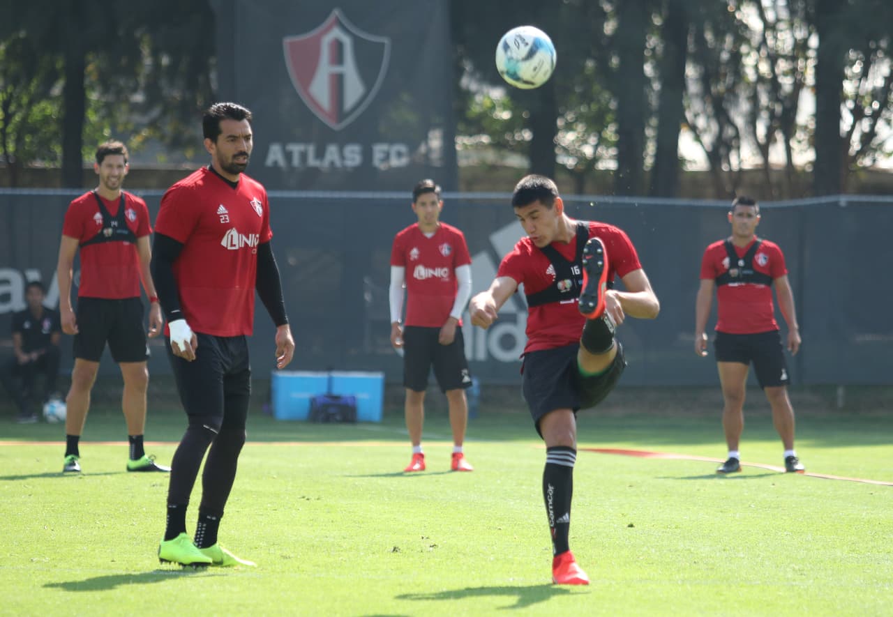 El argentino naturalizado mexicano Leandro Cufré asumió como director técnico de Atlas y ha vivido sus primeros entrenamientos con la idea de levantar al equipo de puesto 15 del Clausura 2019 en la Liga MX.