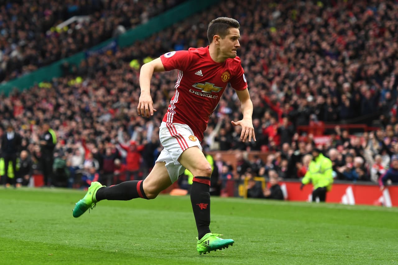 Ander Herrera hace parte del Manchester United, que vive una temporada importante a nivel europeo. Aún así, el español, de pase avaluado en 30 millones de euros, aún no ha renovado.