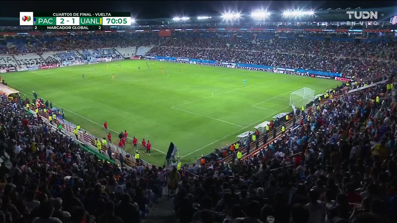 ¡TIRO ATAJADO! disparo por Avilés Hurtado.