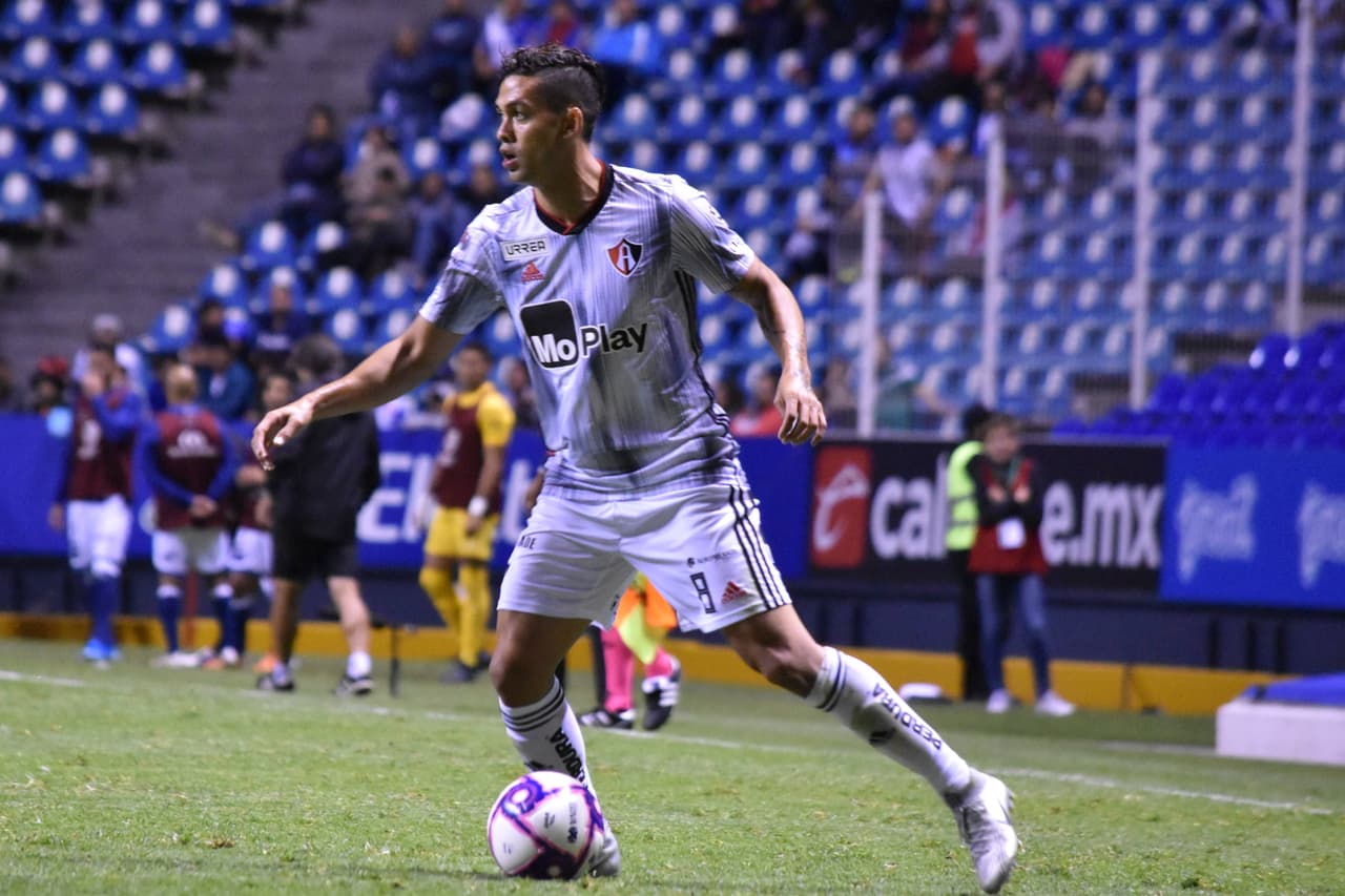 Con solitaria anotación de Facundo Barcelo, los Rojinegros derrotaron 0-1 a la Franja en el Estadio Cuauhtémoc.