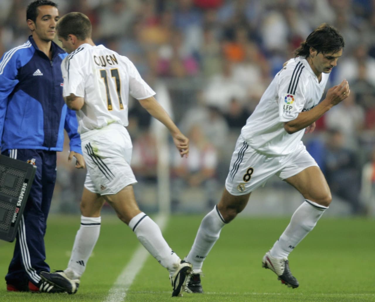 Morientes fue canterano y hasta campeón de Liga de España y de Champions League con Real Madrid, pero en la etapa de los 'galácticos' perdió oportunidades en la titular frente a figuras de talla mundial como el inglés Michael Owen y el brasileño Ronaldo.