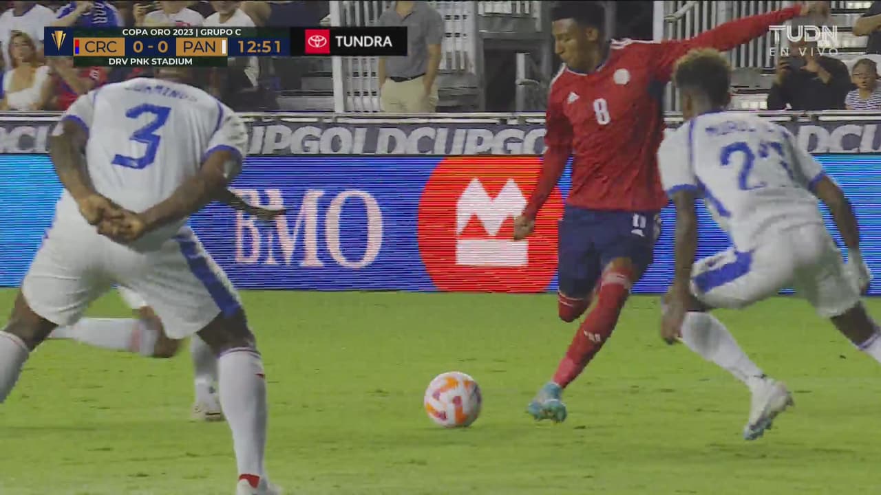 Costa Rica responde con un contragolpe de Alcócer