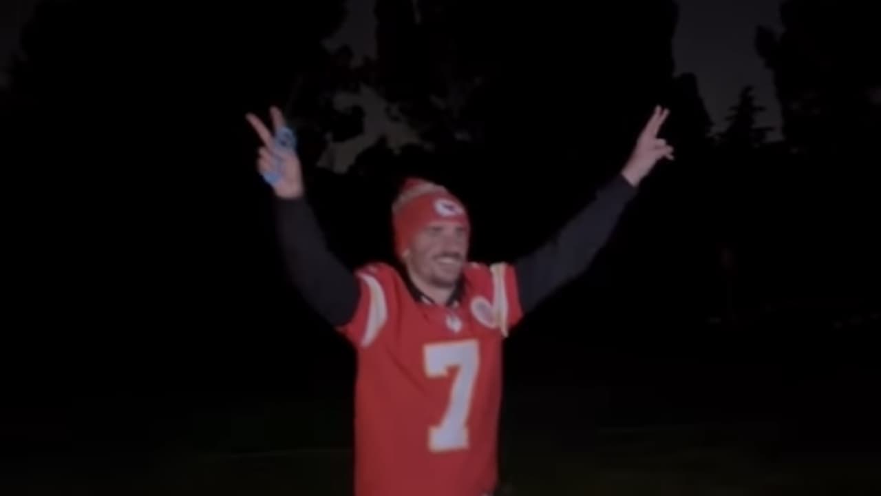 Antoine Griezmann festeja el triunfo de Kansas City Chiefs con juegos pirotécnicos 