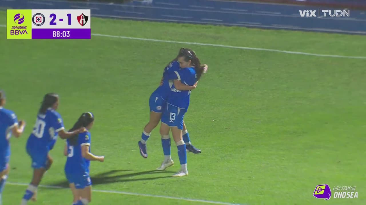 Cruz Azul le da la vuelta al marcador, gol de Dani Calderón