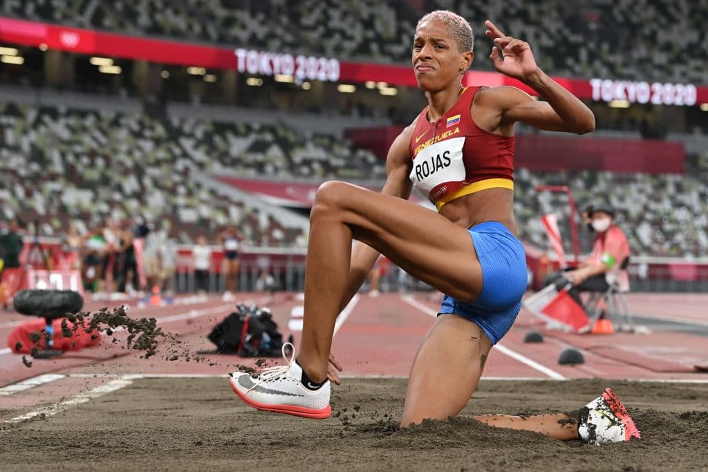 Con record mundial, la venezolana Yulimar Rojas gana el oro en triple salto