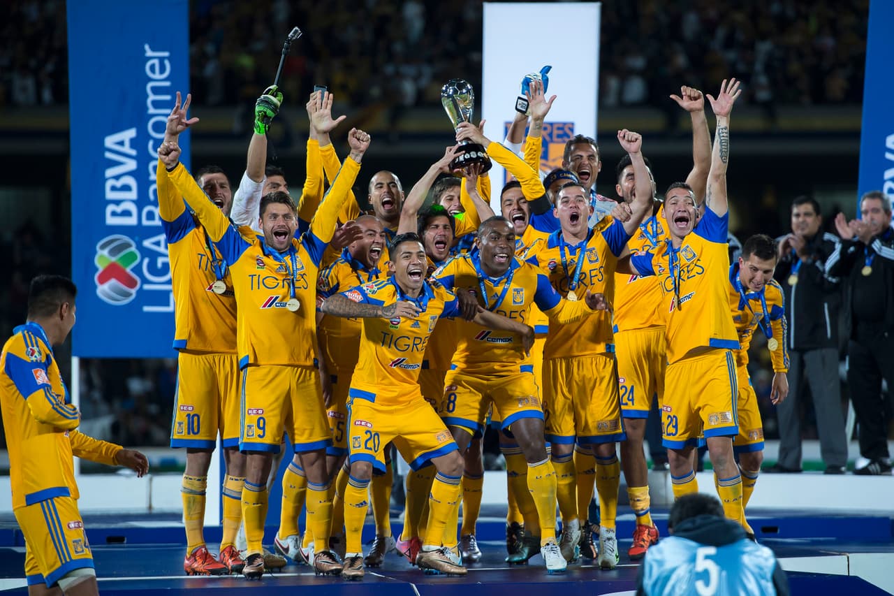 Con estos dos hombres como refuerzos estandartes, Tigres volvió a las mieles de la victoria al salir campeón del Apertura 2015 al ganarle a los Pumas con anotaciones de Gignac, Javier Aquino –comprado al Rayo Vallecano– y Rafael Sobis –contratado desde Fluminense–.