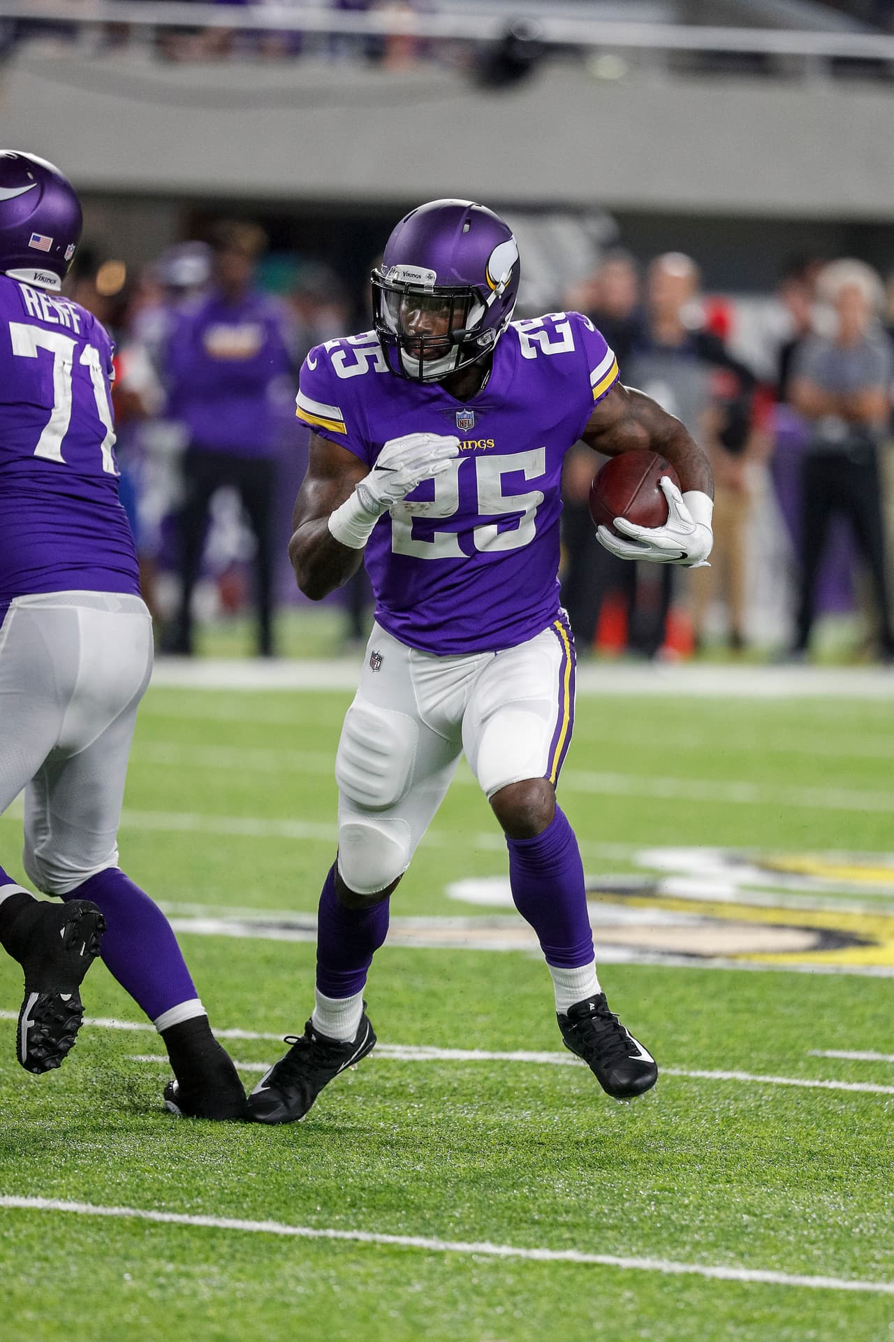 <b>Latavius Murray (Vikings)</b> Aunque es un hecho que no tiene la velocidad ni explosividad para llenar el hueco que dejó Dalvin Cook en la ofensiva de Vikings, parece inminente que se encargue de tomar su carga de trabajo y su rol te puede ayudar en caso de urgirte un RB.