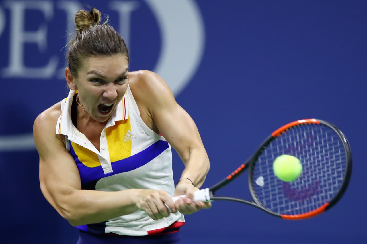 Sharapova hizo su reaparición en Grand Slams en el US Open 2017, pero Halep la puso a sufrir con sus contragolpes y drives.