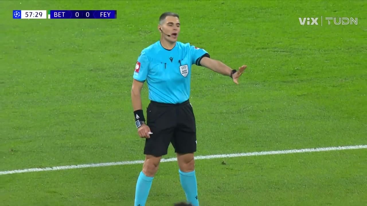 ¡GOL DEL BETIS! Mano en el área e Isco no desaprovecha la oportunidad desde el manchón penal