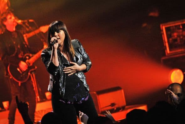 Para ello, la NFL decidió invitar a la cantante Kelly Clarkson como intérprete del himno estadounidense.