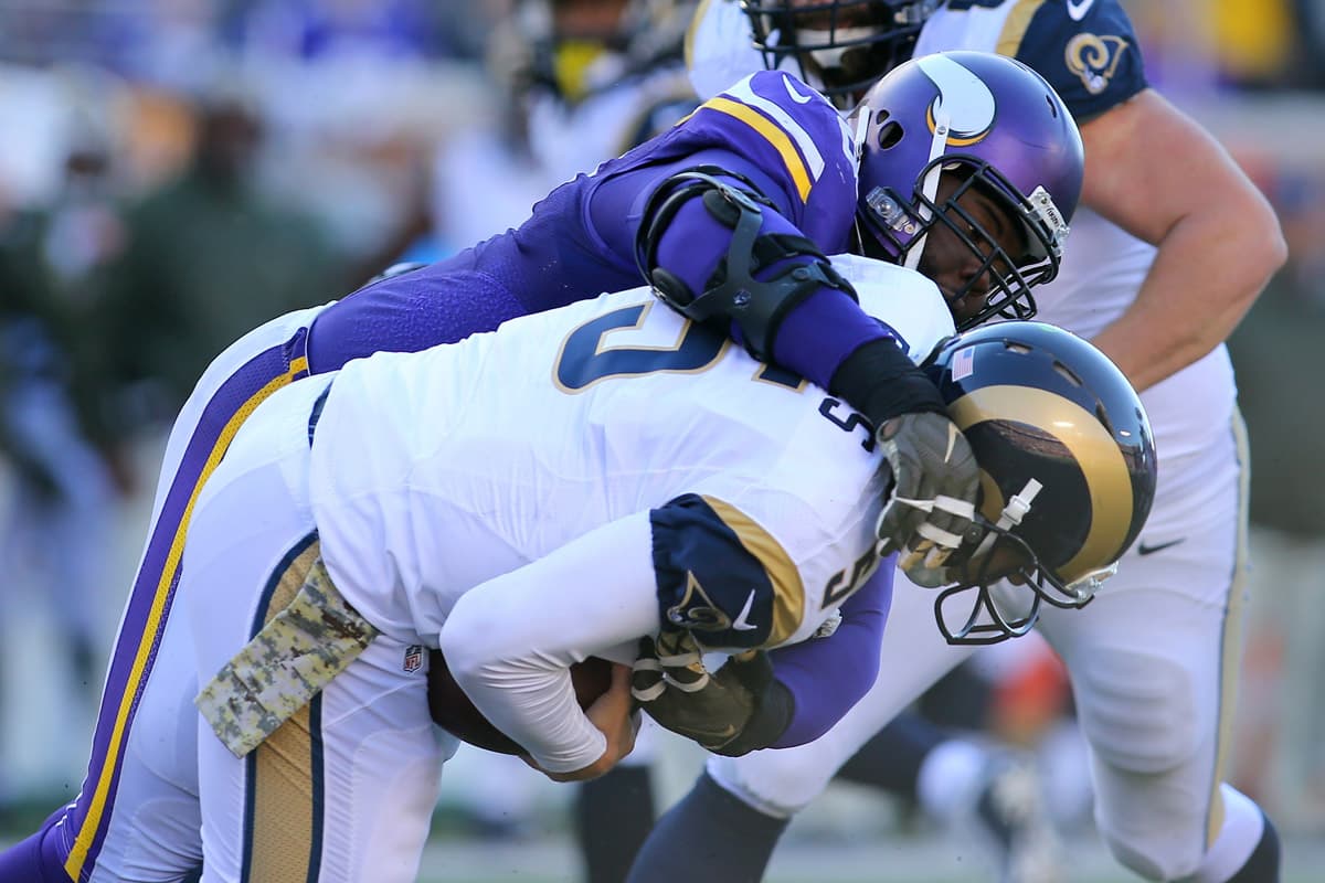 Joseph superó su marca personal de 10 tackleadas, incluyendo una media captura y tres tackleadas para pérdida de yardaje, en el juego que los Vikings ganaron 21-18 en tiempo extra a los Rams.