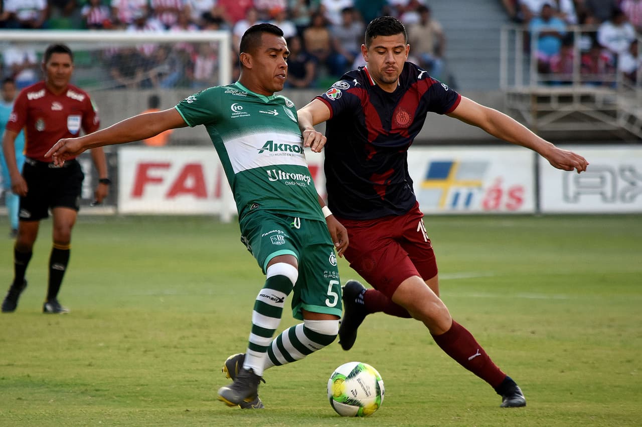 Durante el juego hubo pocas emociones en los primeros 45 minutos, mostrando lo que parecía ser un simple fogueo.