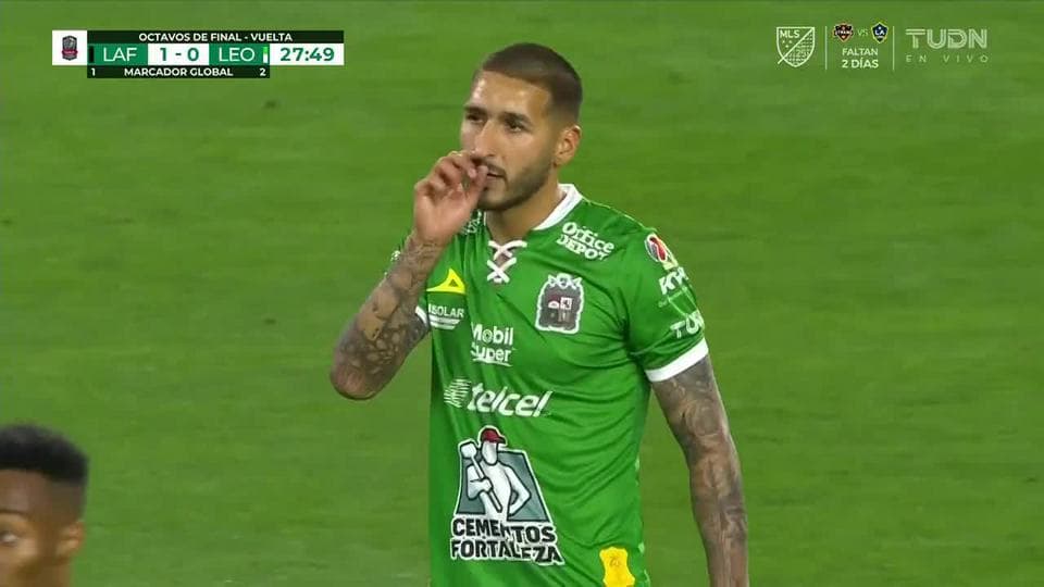 Tiro desviado de Ismael Sosa