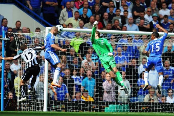El central apareció en un momento importante del partido, casi al final, para darle el triunfo momentáneo a los 'Blues'.