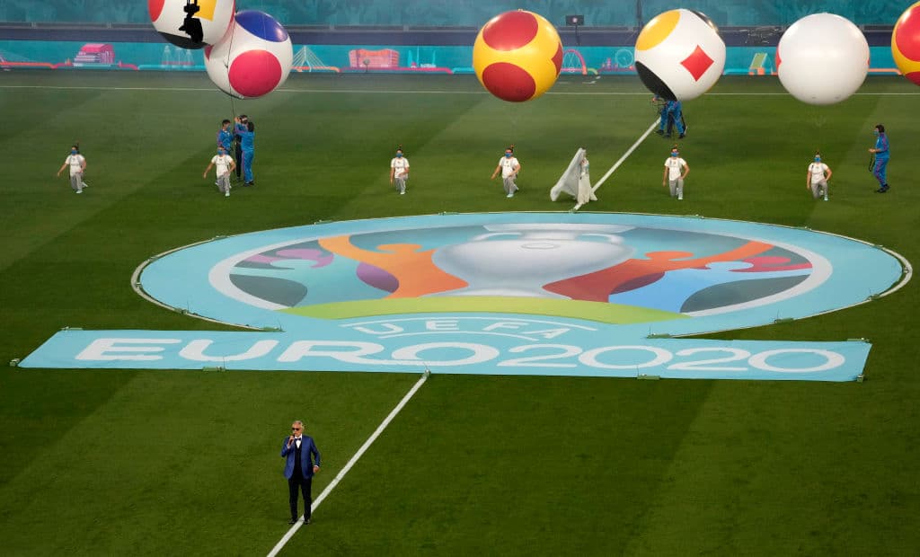 La inauguración de la Euro 2020lució espectacular con banda en vivo, globos, fuegos articifiales y la increíble presentación de Andrea Bocelli.