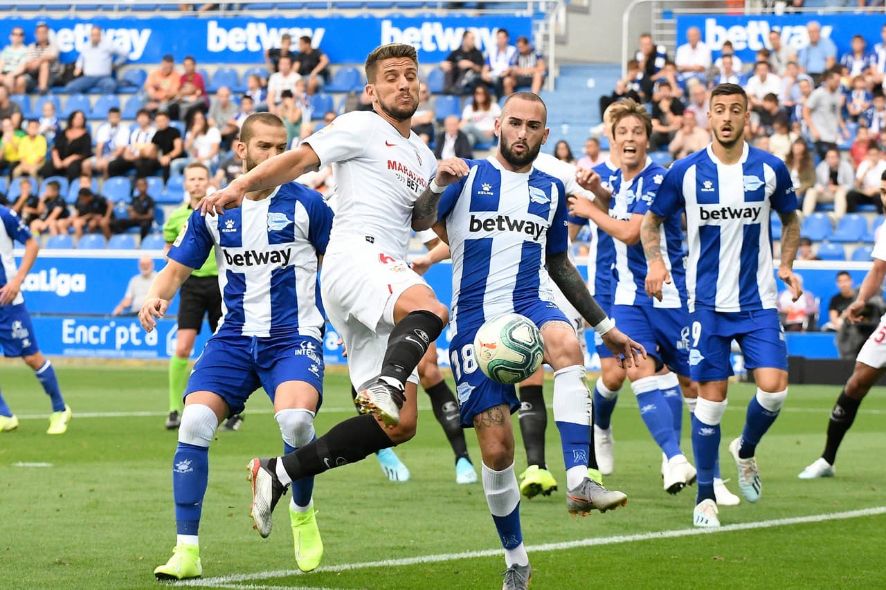 Sevilla superior al Alavés.