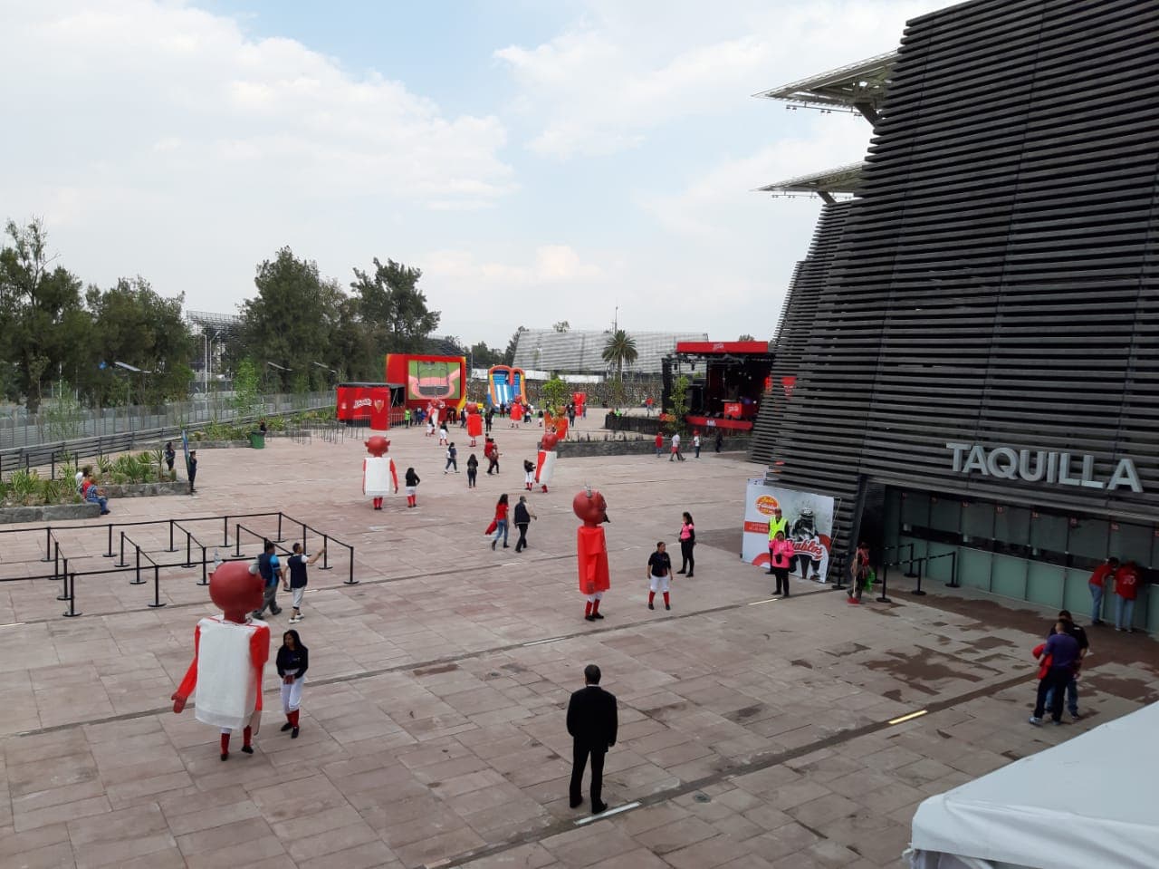Así luce la parte externa del Estadio Alfredo Harp Helú, nueva casa de los Diablos Rojos del México que es inaugurada este sábado.