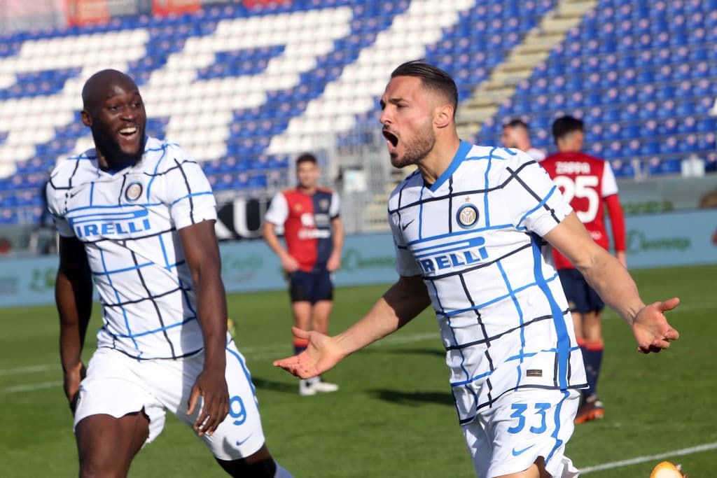 Inter logra darle la vuelta al partido y triunfa 3-1 ante Cagliari. Las anotaciones corrieron a cargo de Barella, D'Ambrosio y Lukaku, mientras que Riccardo Sottil hizo el único para los 'rossoblu'.