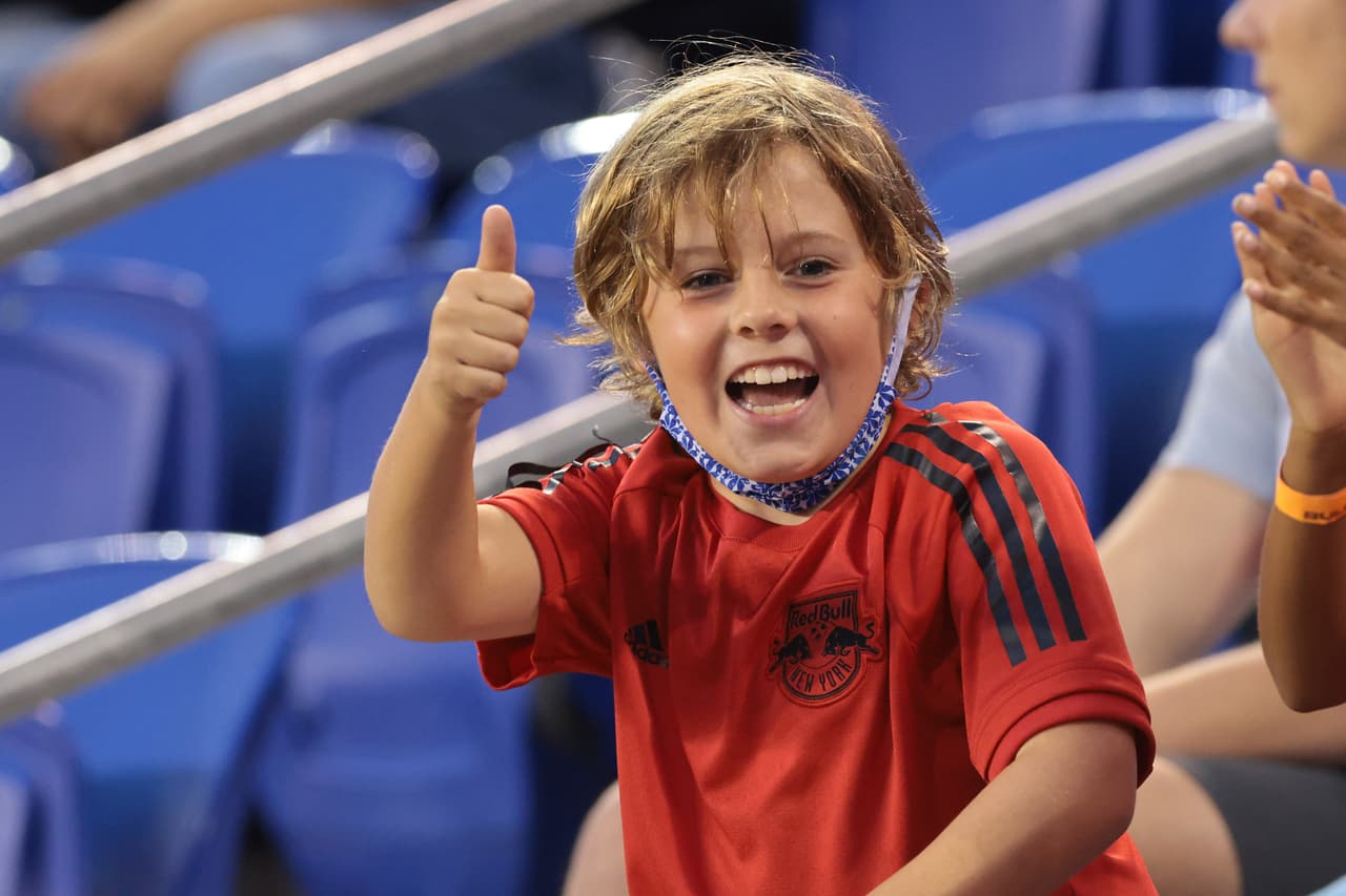 Este pequeño analista, sin embargo, da un aprobado al buen momento que pasó el sábado por la noche en el estadio.
<br>