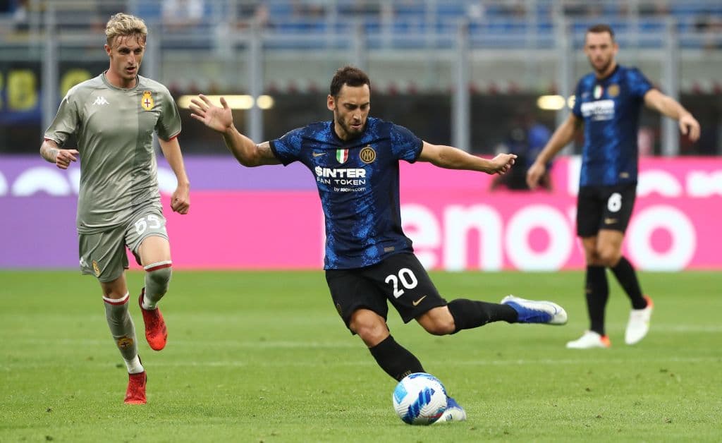 Edin Dzeko marca en su debut con el Inter y concreta la goleada 4-0 de los 'Nerazzurri' sobre el Genoa. El mexicano Johan Vázquez no fue convocado para el partido.