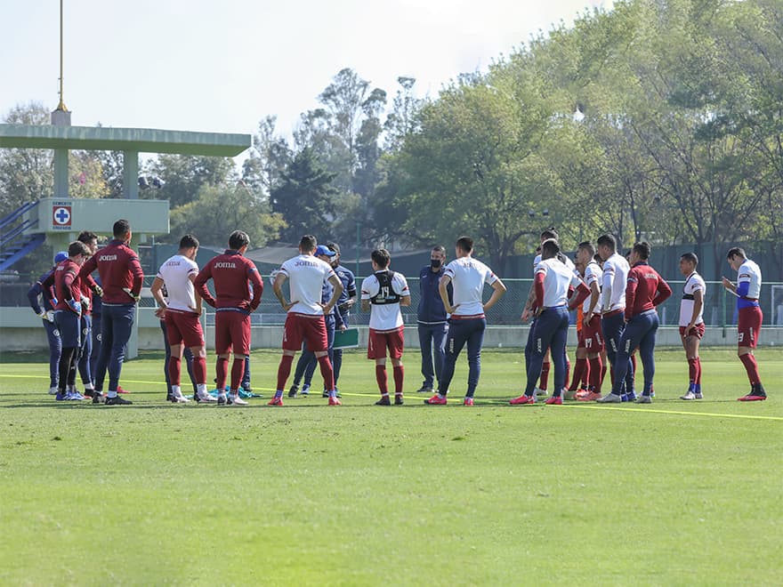 Someten a director financiero de Cruz Azul y roban en su casa