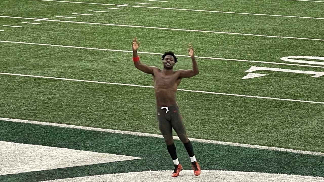 Antonio Brown abandona el partido y queda fuera de los Bucs