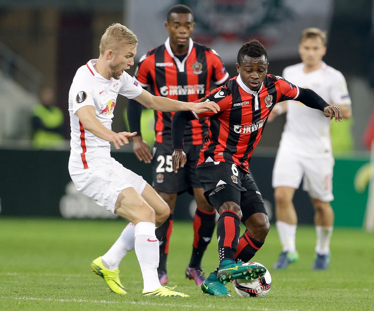 Por último, Arsene, un especialista en fijarse en promesas europeas, estaría cerca de quedarse con el mediocampista Jean Michaël Seri del Niza.