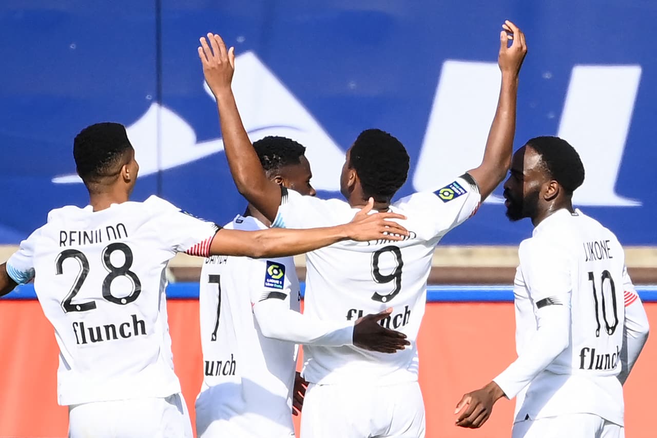 Lille anotó el único gol del partido gracias un remate al minuto 20 del canadiense Jonathan David, quien anotó su décimo tanto de la temporada.