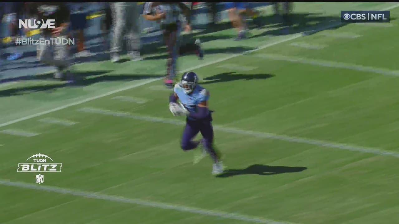 ¡Sorprendido! Adams intercepta a Matt Ryan y se escapa hasta las diagonales