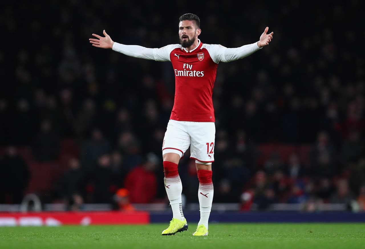 Si no se logra la llegada de Dzeko, Chelsea irá con todo por la adquisición del pase del francés Oliver Giroud, del Arsenal. El atacante ha estado lejos del protagonismo de antes con los Gunners.