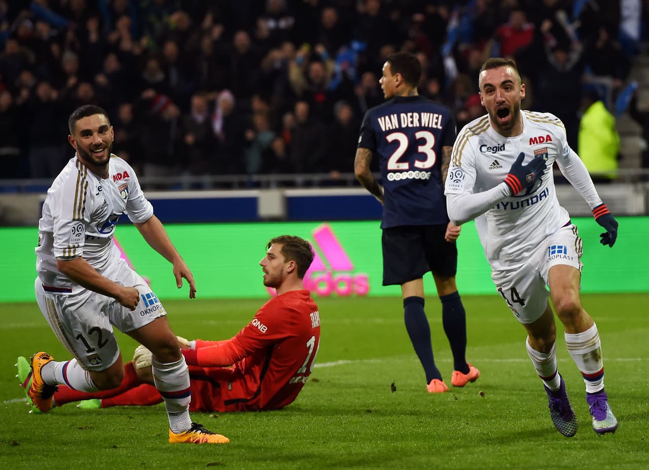 Lyon sorprendió al PSG y pone fin a su racha de 36 partidos de liga sin perder