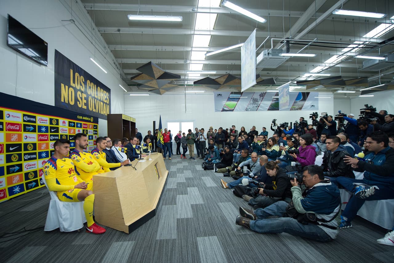 Las Águilas presentaron a unos muy sonrientes Joe Corona, Emanuel Aguilera, Henry Martín, Andrés Ibargüen y Jérémy Ménez como sus nuevos hombres para el Clausura 2018.