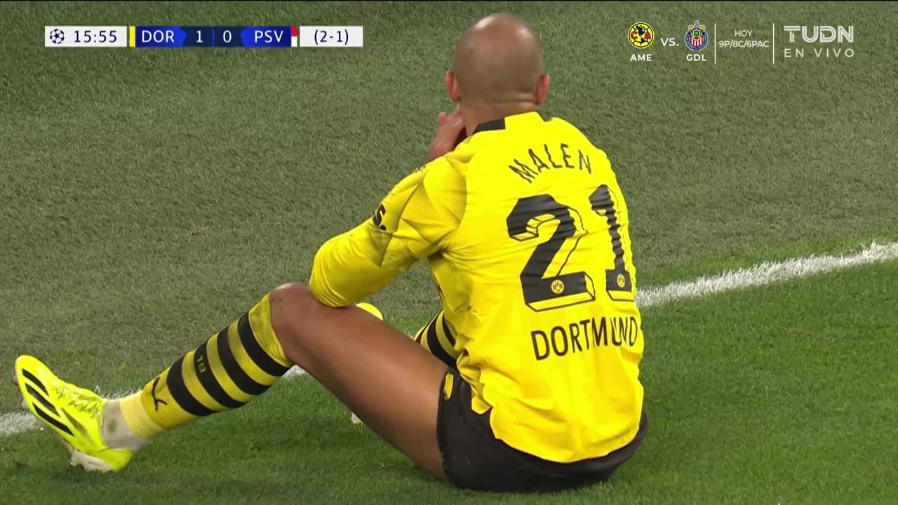 ¡TIRO ATAJADO! disparo por Donyell Malen.