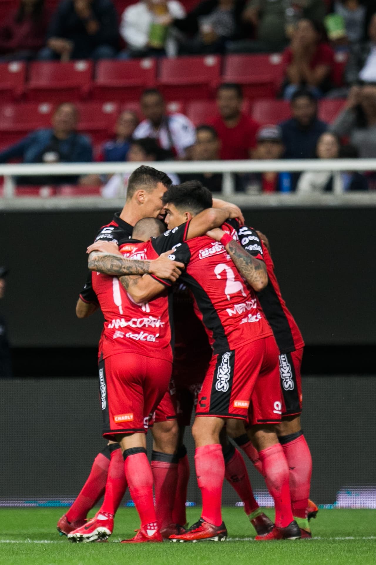 El gol llegó tras una extraordinara jugada en conjunto tras la cual Bolaños venció al portero con un disparo raso. Golazo.