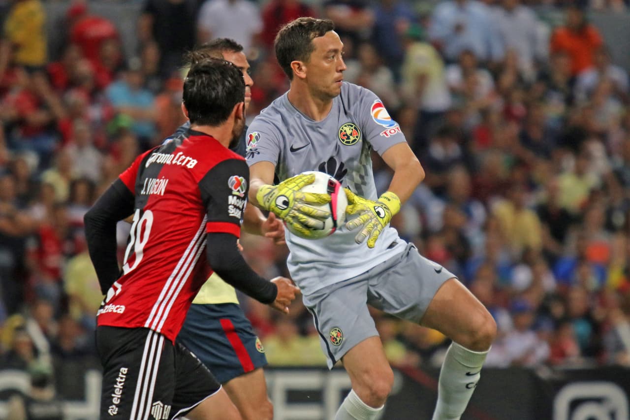 Portero: Agustín Marchesín (América) - 13 puntos