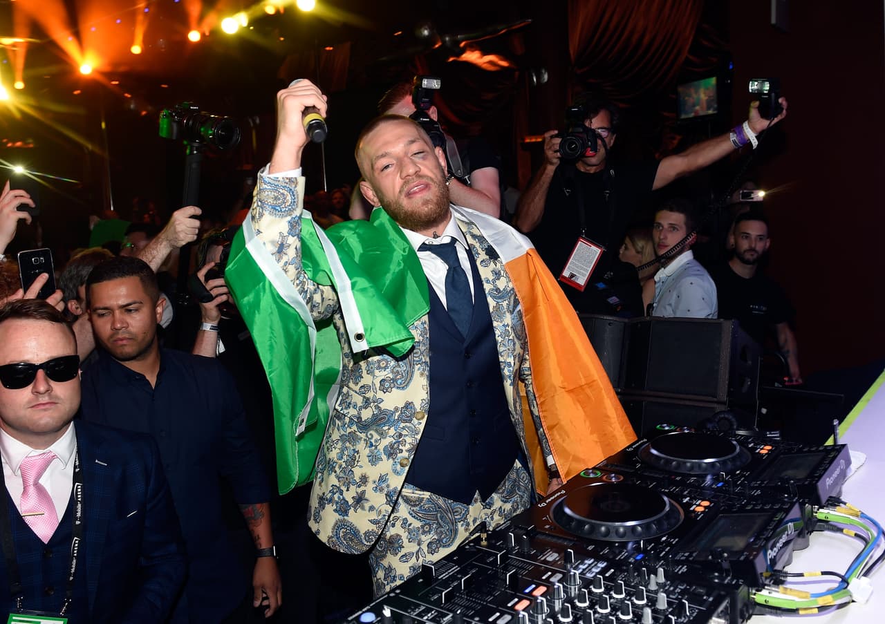 En su natal Irlanda 
<b>Conor Mcgregor </b>jugó fútbol en el Celtic Louders F.C. muchos añoso antes de convertirse en una súper estrella de las artes marciales mixtas.