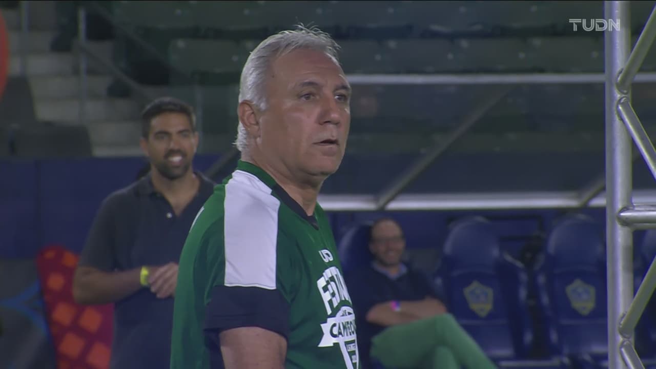 Stoichkov, Zamorano, Ramón Morales, Avilés Hurtado, Mané de la Parra y muchos más participaron en las dinámicas que pusieron a prueba su calidad y talento con el balón.