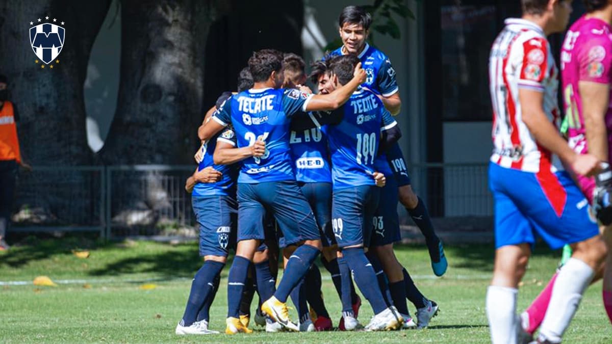 ¡A lo Messi! El golazo de tiro libre del 'Plátano' Alvarado