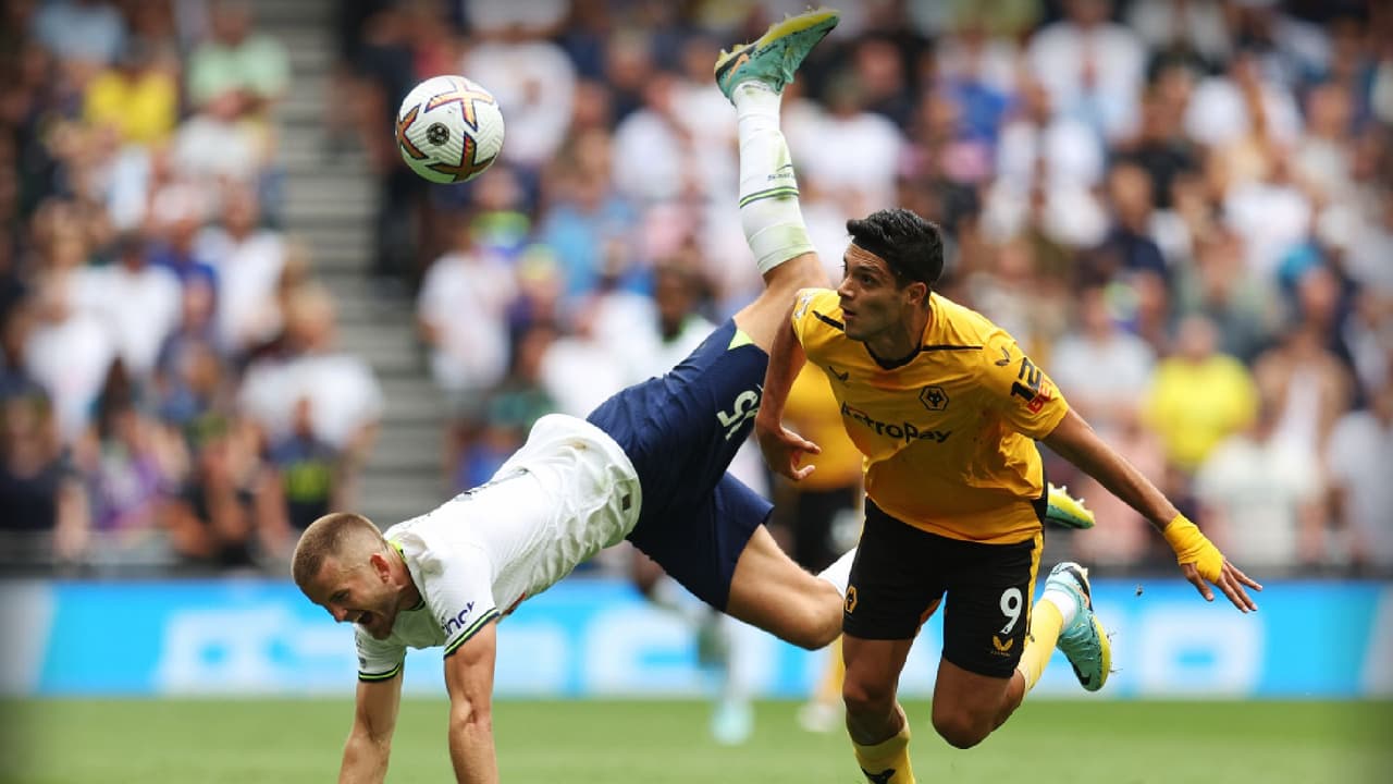 Raúl Jiménez juega 36 minutos y hace fantasía con Wolves vs Spurs