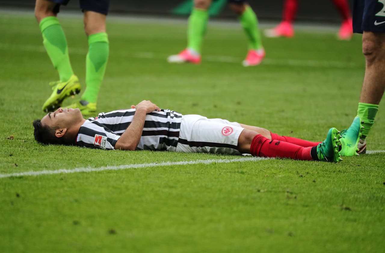 Bundesliga - Jornada 33 / Mainz Vs. Eintracht Frankfurt / Sábado 13 de mayo: al equipo del mexicano Marco Fabián le queda una última esperanza de llegar a copas europeas, pero tendrá que ganar este partido para mantenerla hasta la última jornada de la Liga alemana.