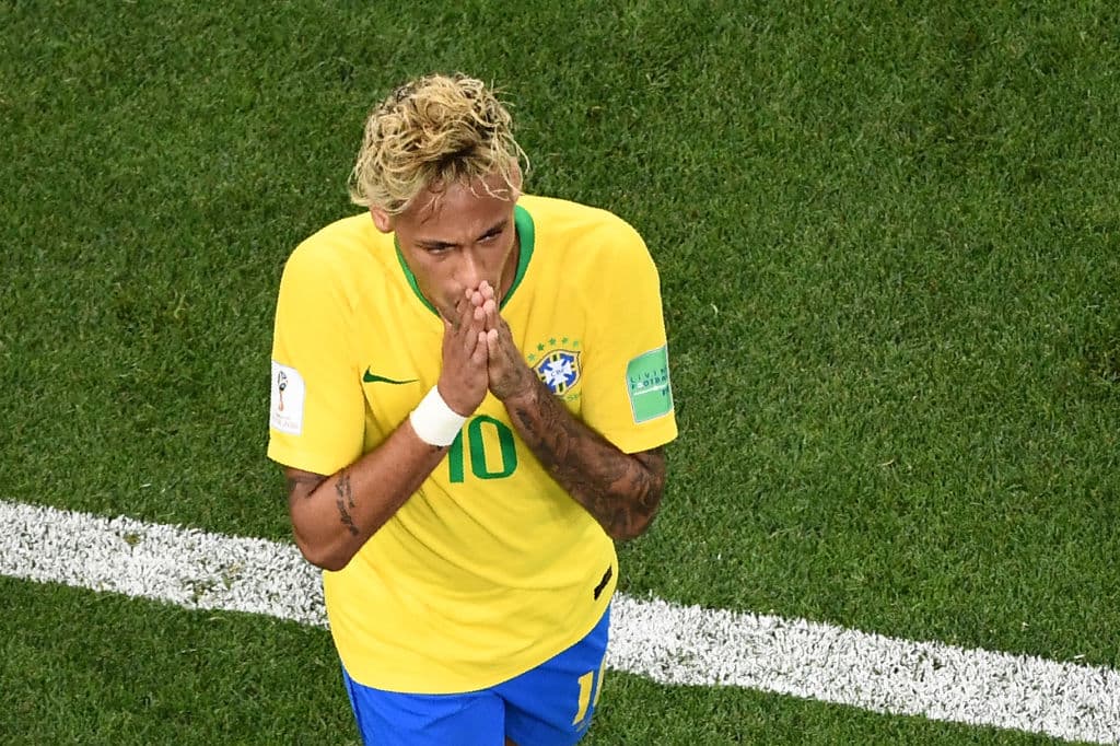 Tal es la burla a Neymar en redes sociales, que incluso su aspecto es un motivo constante de burlas. Para muchos es un jugador sobrevalorado.